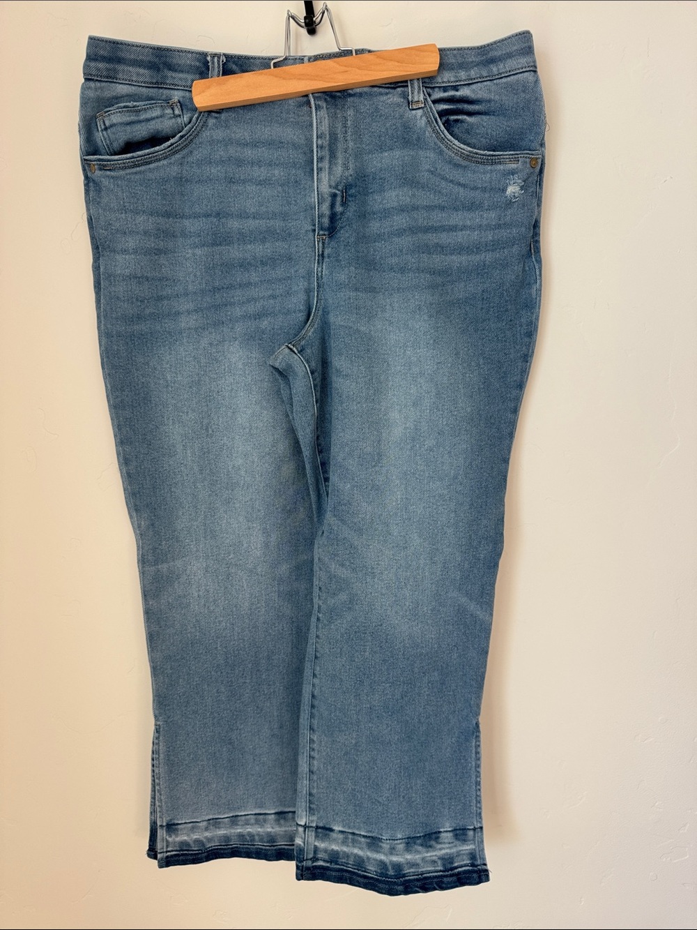 Wit & Wisdom Bennett Kick Flare Jeans Light Wash Released Hem Stretch Denim 14‎